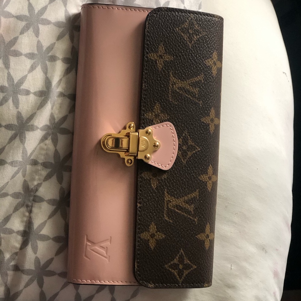 ✨Brand New AUTHENTIC LV Wallet
